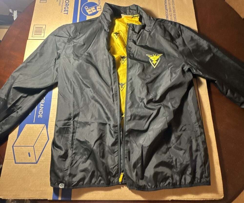 Team Instinct Pokémon GO Teams Zip-Up Jacket - Men